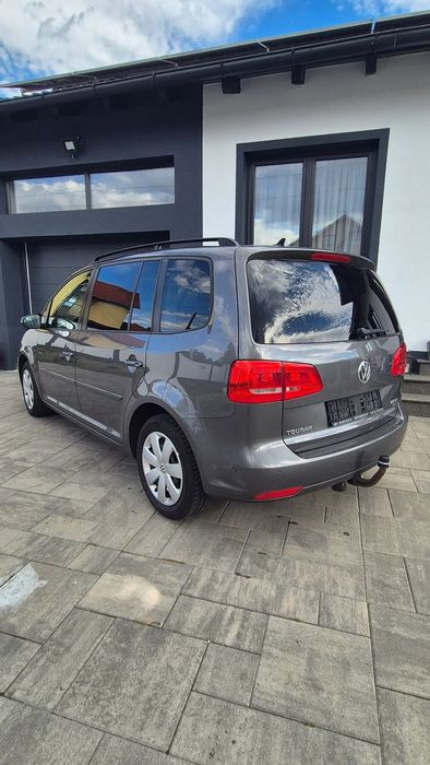 VOLKSWAGEN Touran 2011 — imagine 3