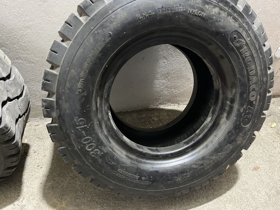 Шины на вилочный погрузчик