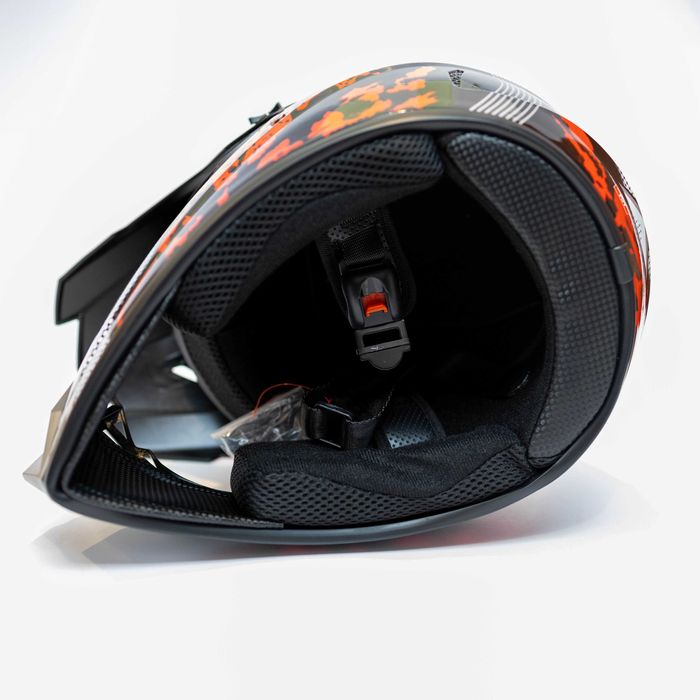 Каска подходяща за мотокрос , планински велосипед , ел. тротинетка