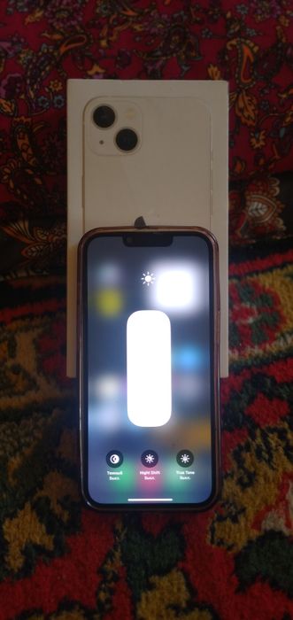 Ипхоне 13 сотилади 128гб каробкаси бор