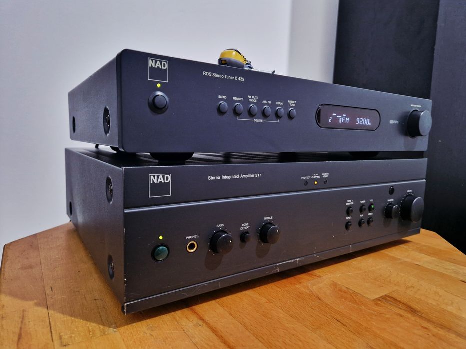 NAD 317 + NAD C425 Sunet Audiophile Putere si Calitate