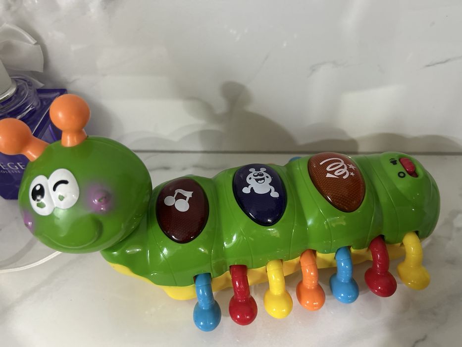 Бебешка играчка музикална гъсеница Playgo Giggling Германия