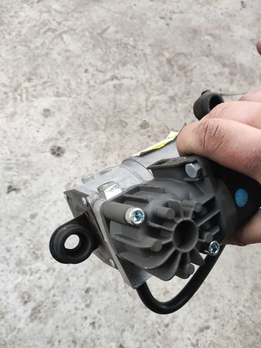 Компресор(рециклиран) за въздушно окачване airmatic w211  w219