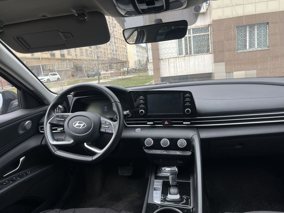 Hyundai Elantra 2023