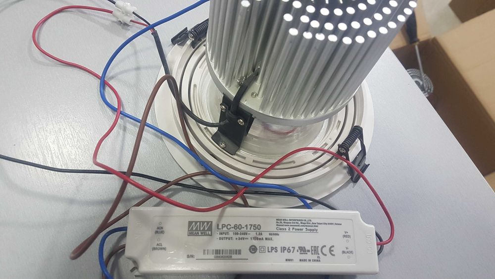 Лед луни за вграждане с променлив ъгъл