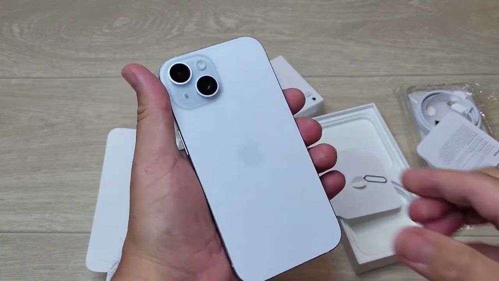 iPhone 15 белый идеал