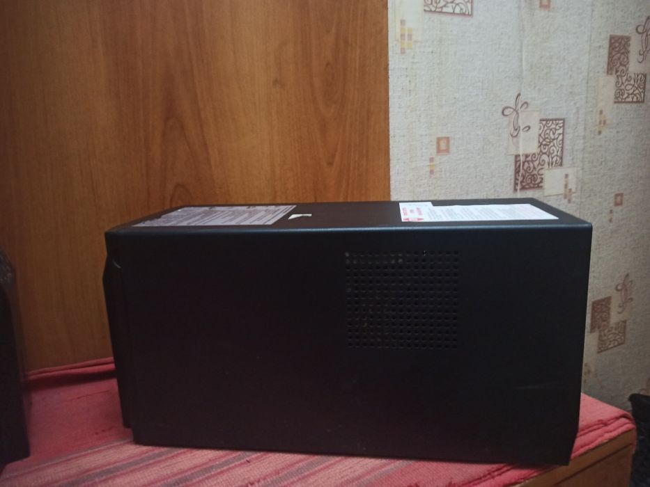 Бесперебойник APC 1500.