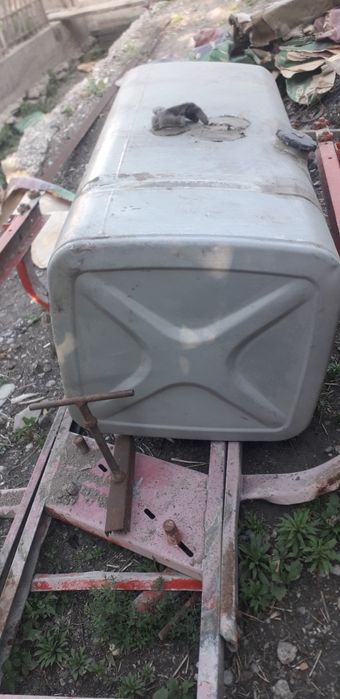 Продам б/у бак 600л