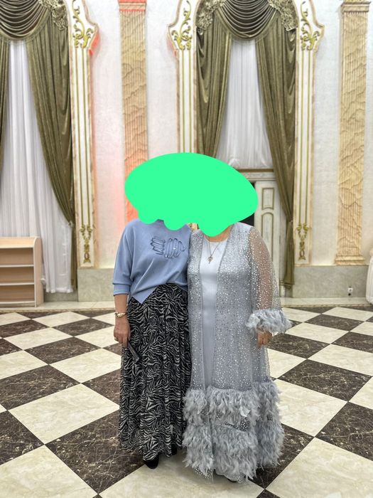 Продам платье с накидкой