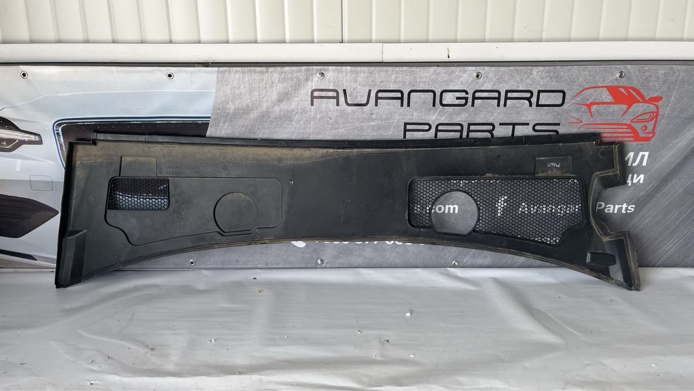 Решетка под чистачки Audi A6 S-Line 2004-2011