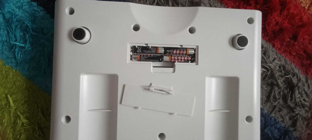 Vand cantar pentru bebelusi, Laica