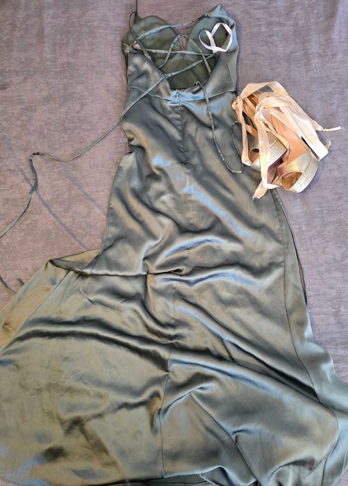 Официална /бална/шаферска сатенена рокля