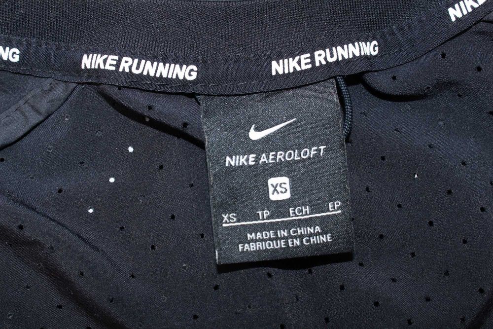 Nike Aeroloft Puffer Vest дамски пухен елек за бягане рефлектив XS