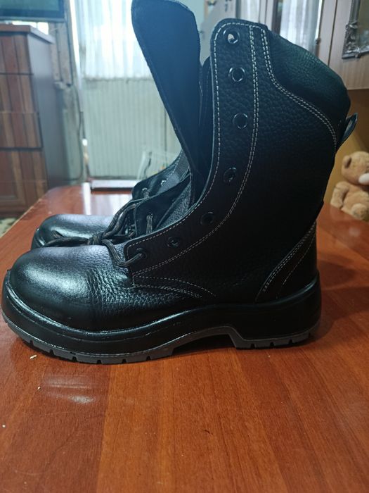 Продаются военные сапоги.40-41 размер