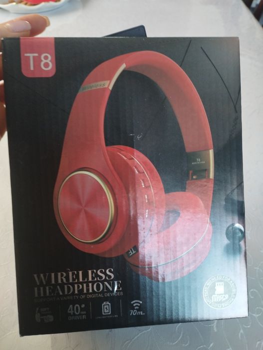 Продам наушники новые                    .