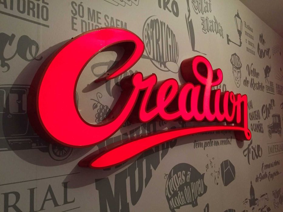 Reklama agentiligi  shoshilinch Xizmatlarini taklif etadi.