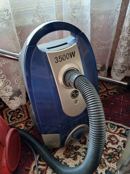 Телевизор, плисос, уголок