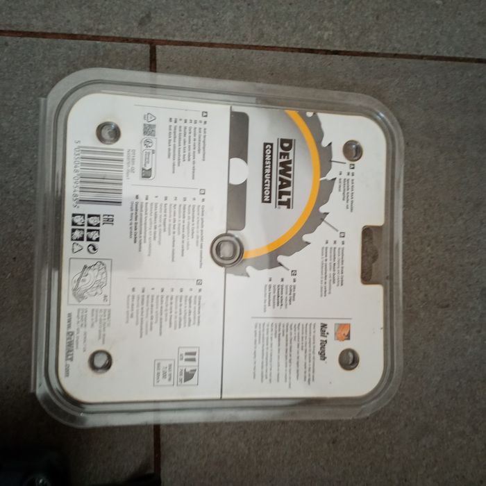 Circular dewalt 18V 2,4Ah cu pânză videa