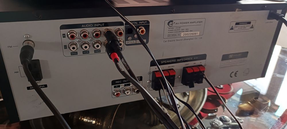 Amplituner Cat cu subwofer și 4 sateliți Teac