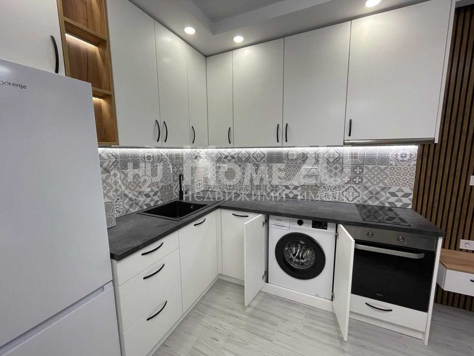 Продава се Тристаен апартамент в Варна, Бриз - 79 кв.м за 2241 €/кв.м - Снимка #3