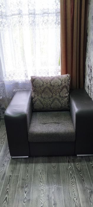 Продам большое кресло