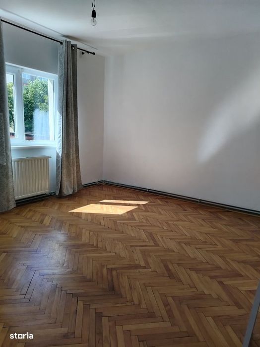 cv 177 G.Cosbuc, apartament 3 camere decomandat, parter inalt + beci