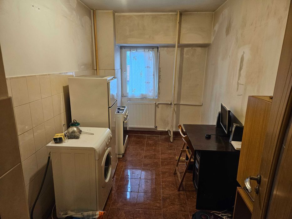 Apartament sector 3, zona Alba Iulia, 40 mp et 2 an constructie 1988