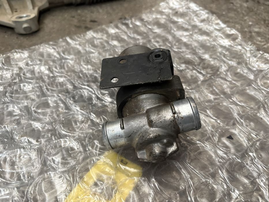 Bmw e46 2.8i 193кс Регулеращ клапан на свободен ход,захранване с възду