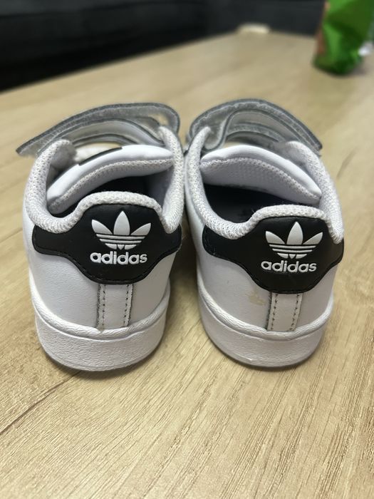 Adidas Superstar 23 1/2