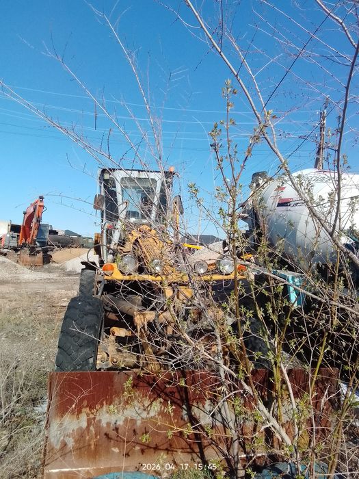 Продаётся Автогрейдер