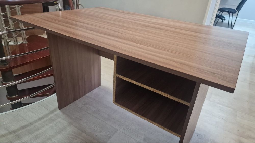 Мебель для офиса, столы, стулья. Цена за все.