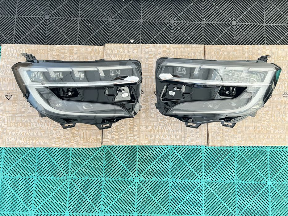 Set far faruri stanga dreapta complete Led Matrix Vision Renault Austral noi originale Renault