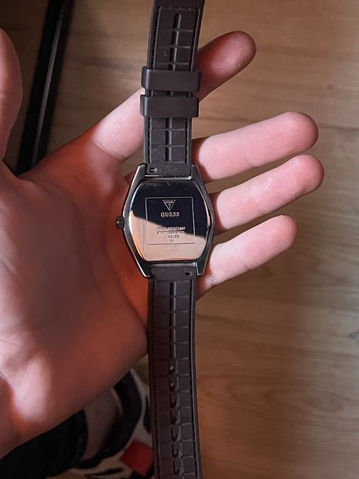 Оргинален часовник на guess