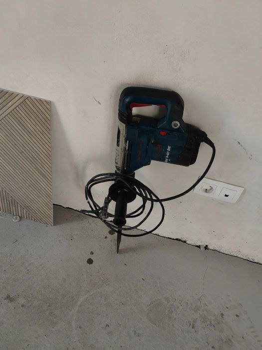 Продавам къртач Bosch 5-40DE