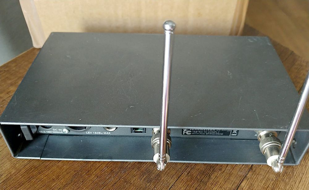 Sennheiser EW300 G2 True Diversity Receiver 830-866MHz Shure AKG