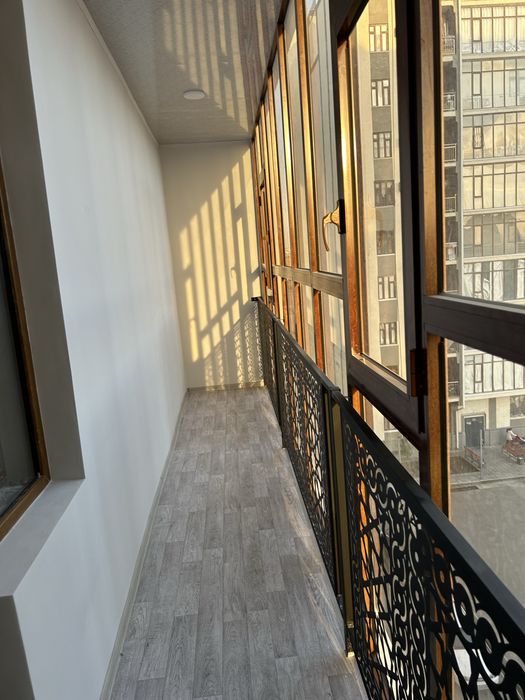 3 - ком кв В центре города Навои с видом на озеро 5 этаж