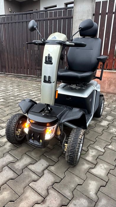 Scaun carucior tricicleta scuter  carut dizabilitati electric handicap