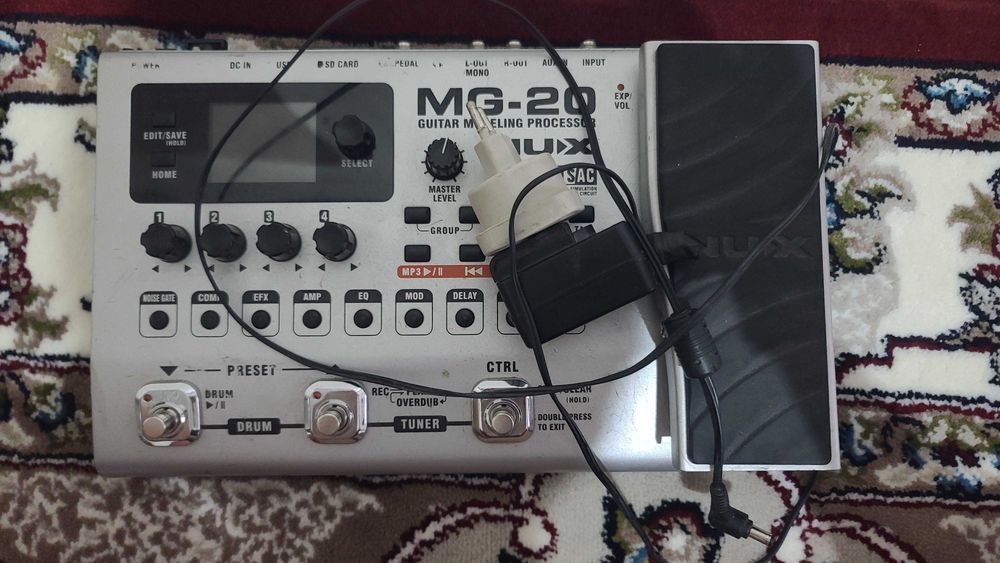 Guitar protsessor nux mg 20