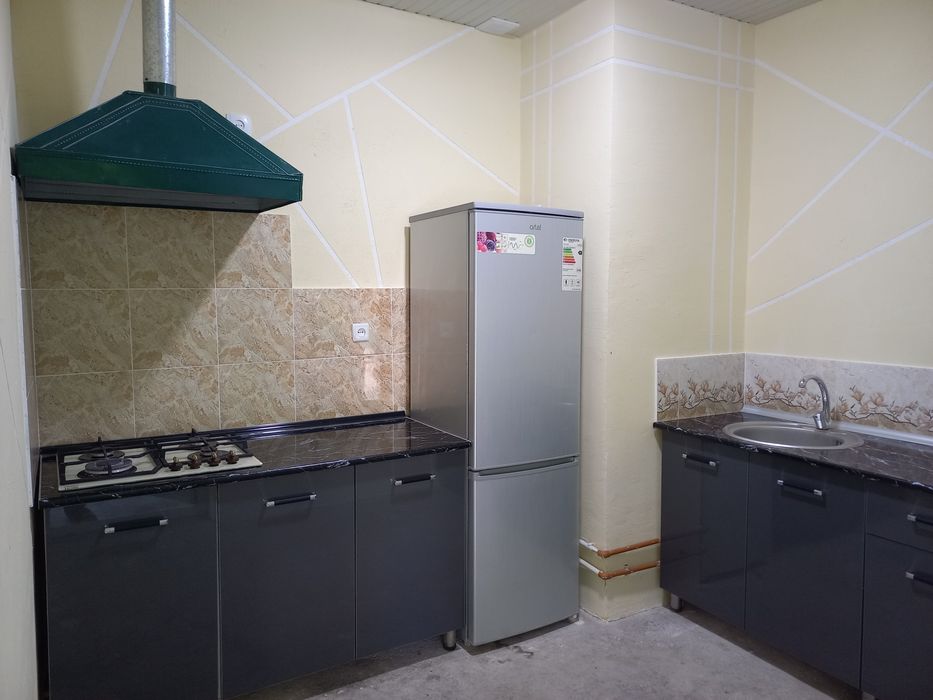 Dacha oq tosh narx kelishiladi