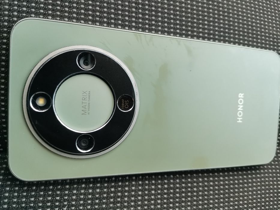 Vând telefon Honor Magic 8 Lite dual SIM  impecabil
