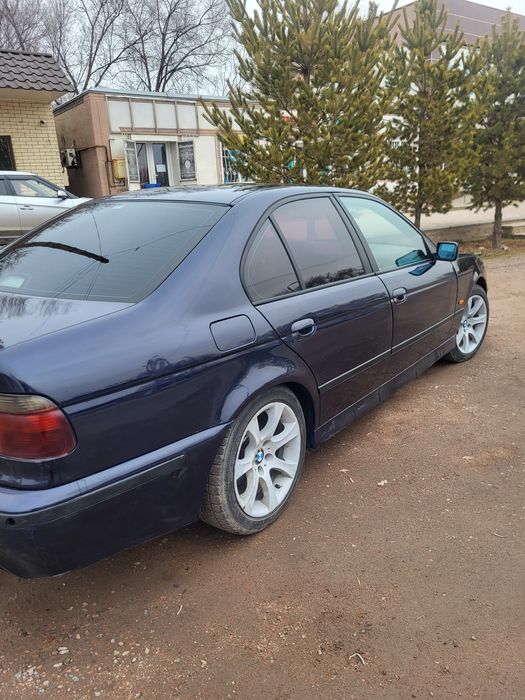 BMW Е39  Срочно Автомат (бмв бумер беха)
