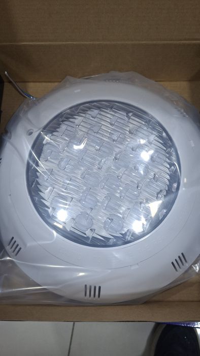 Fonar lampa basseyn uchun