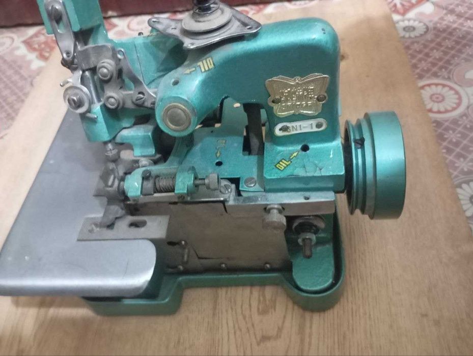 Продам китайский оверлок 3х ниточный в идеальном состоянии