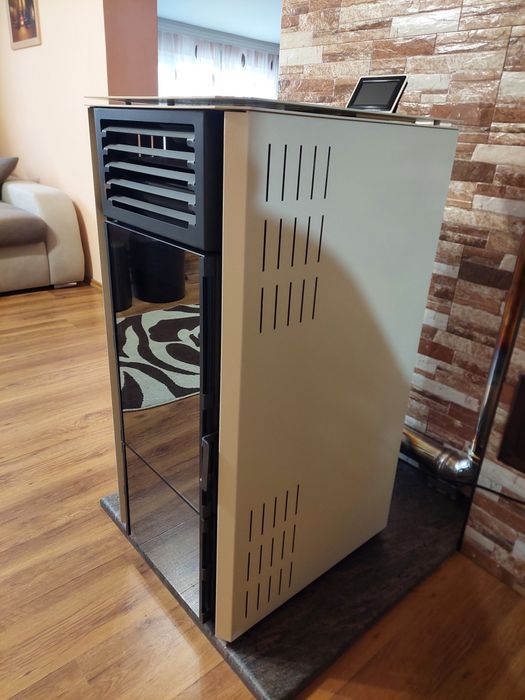 Пелетна камина Verso vpbs10 design - 10kw