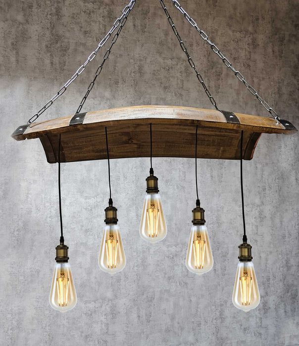 Люстра из колеса для телеги