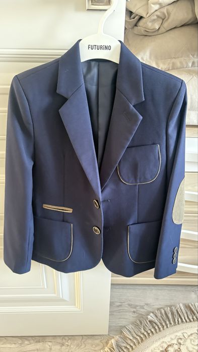 Продам школьный пиджак