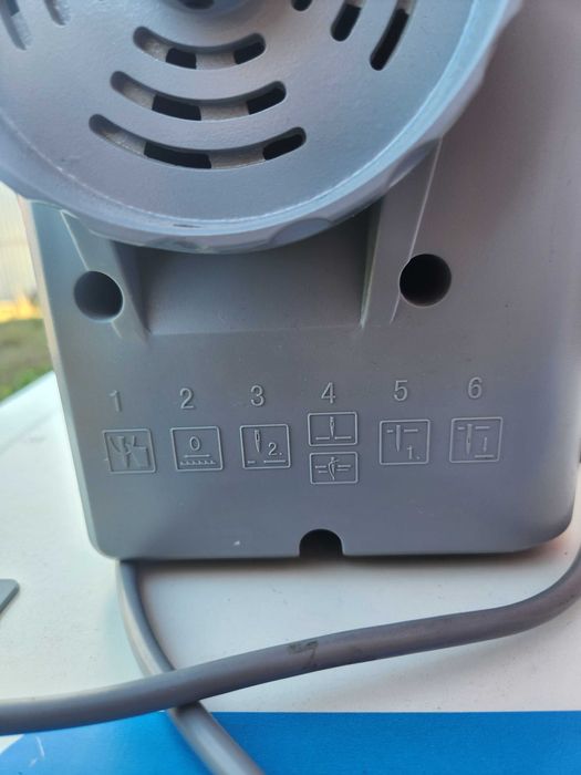 Продается швейная машина со столом