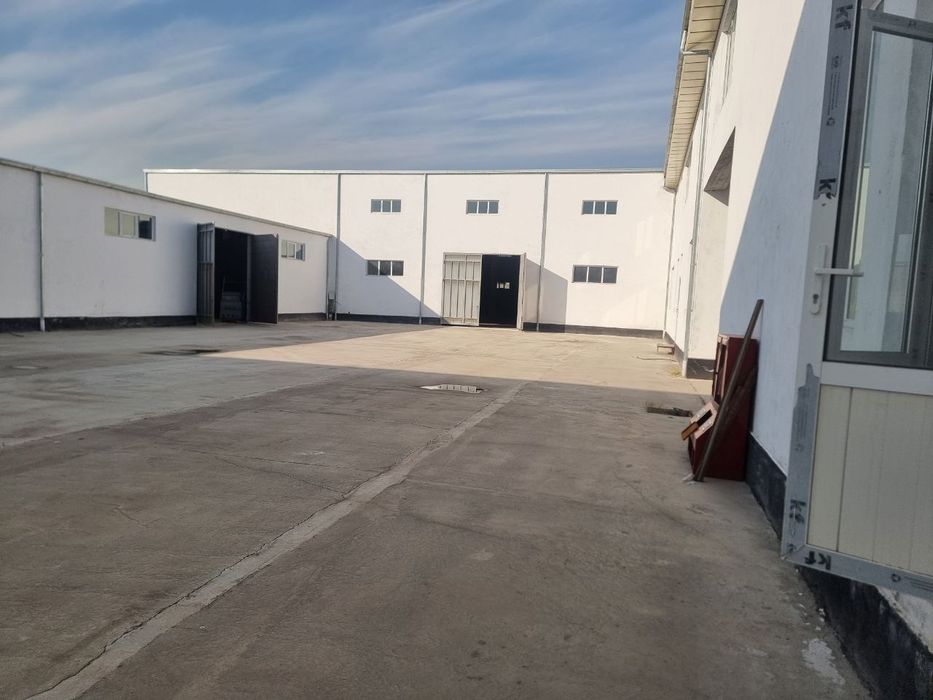 Ишлаб чикариш учун бино сотилади