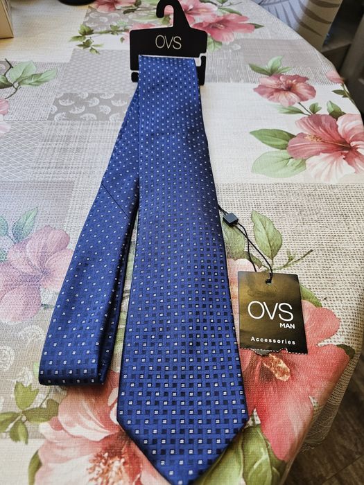 Чисто нова вратовръзка  на OVS man