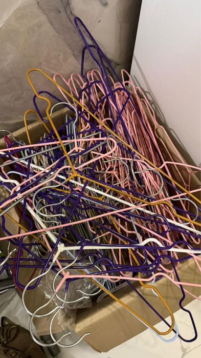 Продам вешалки разные по 70 тг